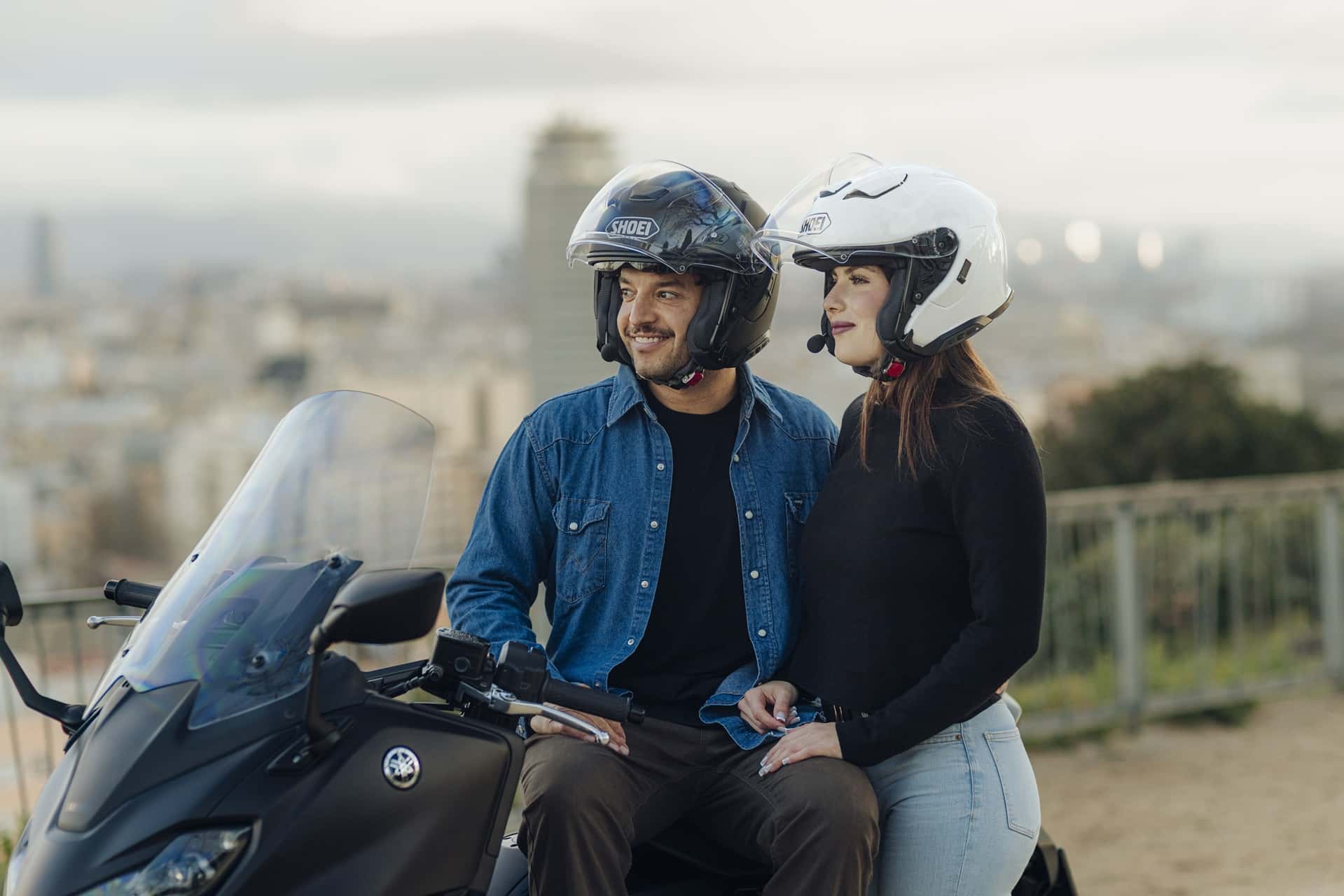 Shoei presenta su nuevo casco jet J-Cruise 3, con sistema integrado de comunicación