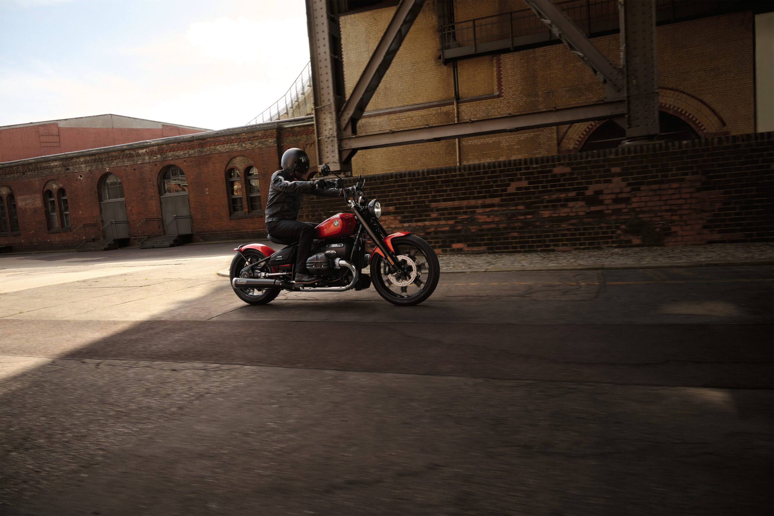 P90475803-high-Res-bmw-motorrad-present