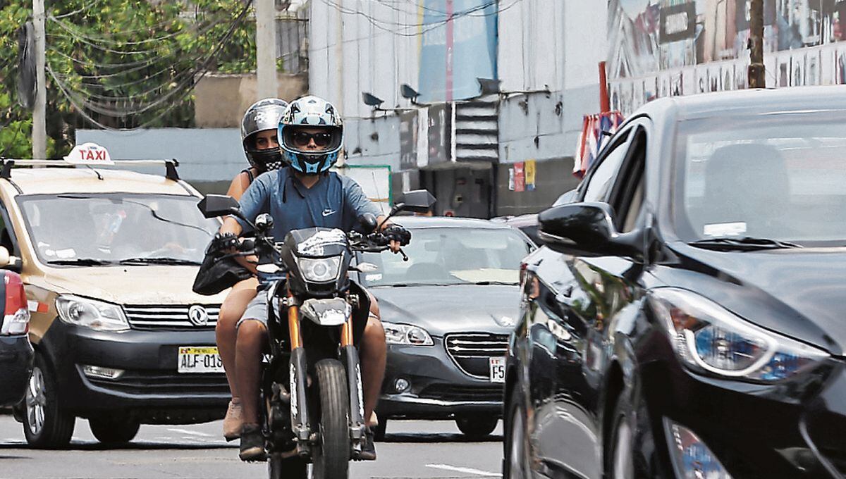 Gobierno presentó ante el Congreso proyecto que plantea que motociclistas que lleven pasajeros pierdan su licencia por cinco años. (Foto: GEC)