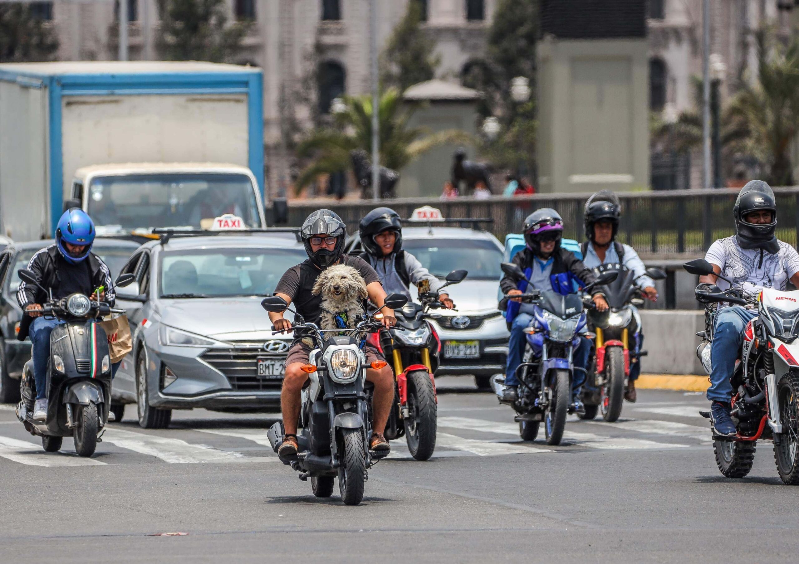 Auge en dos ruedas: los impactos de la creciente presencia de motos en Perú | Ojo Público
