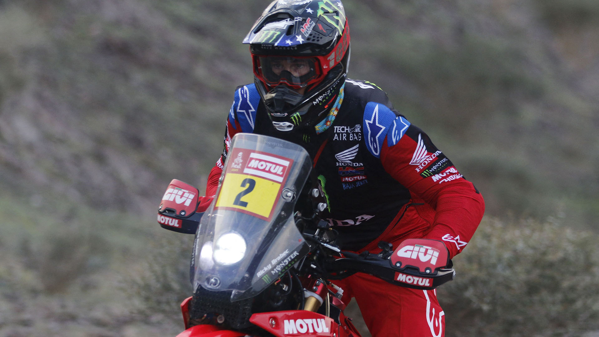 El dramático testimonio del argentino Luciano Benavides tras rescatar a un  colega en el Rally Dakar: “Tuve que llamar al helicóptero” - Infobae
