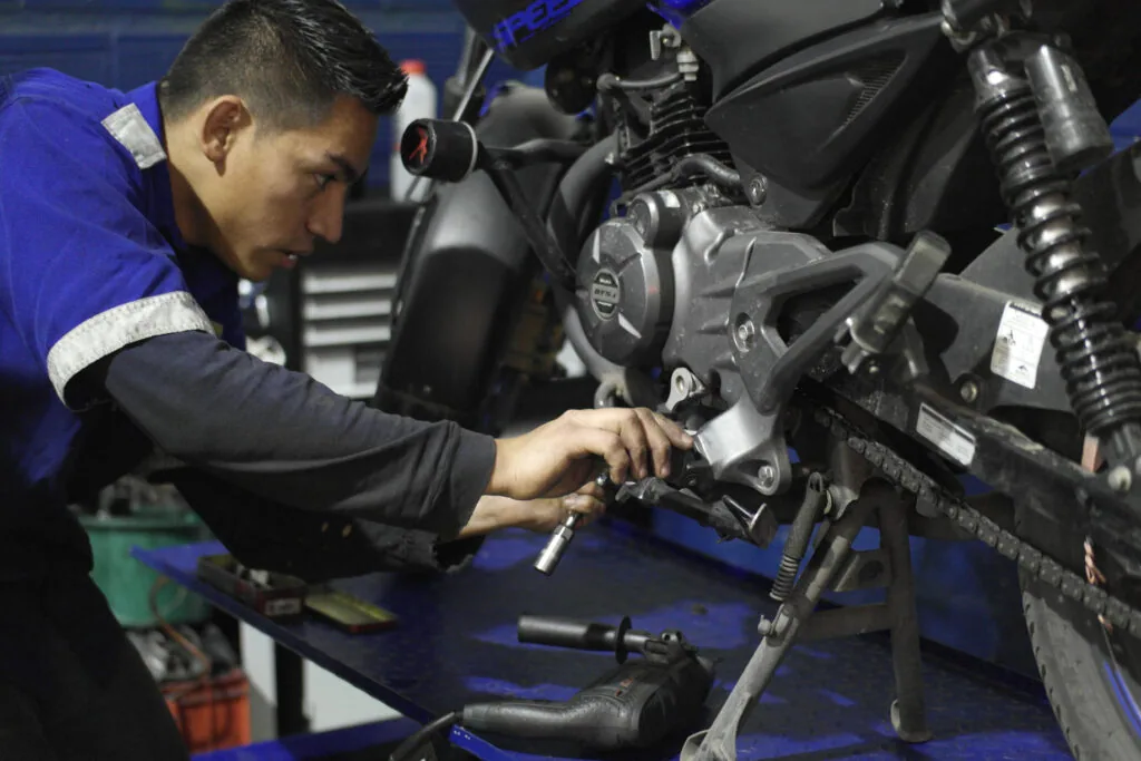 Que-incluye-un-servicio-de-moto-2-1024x683
