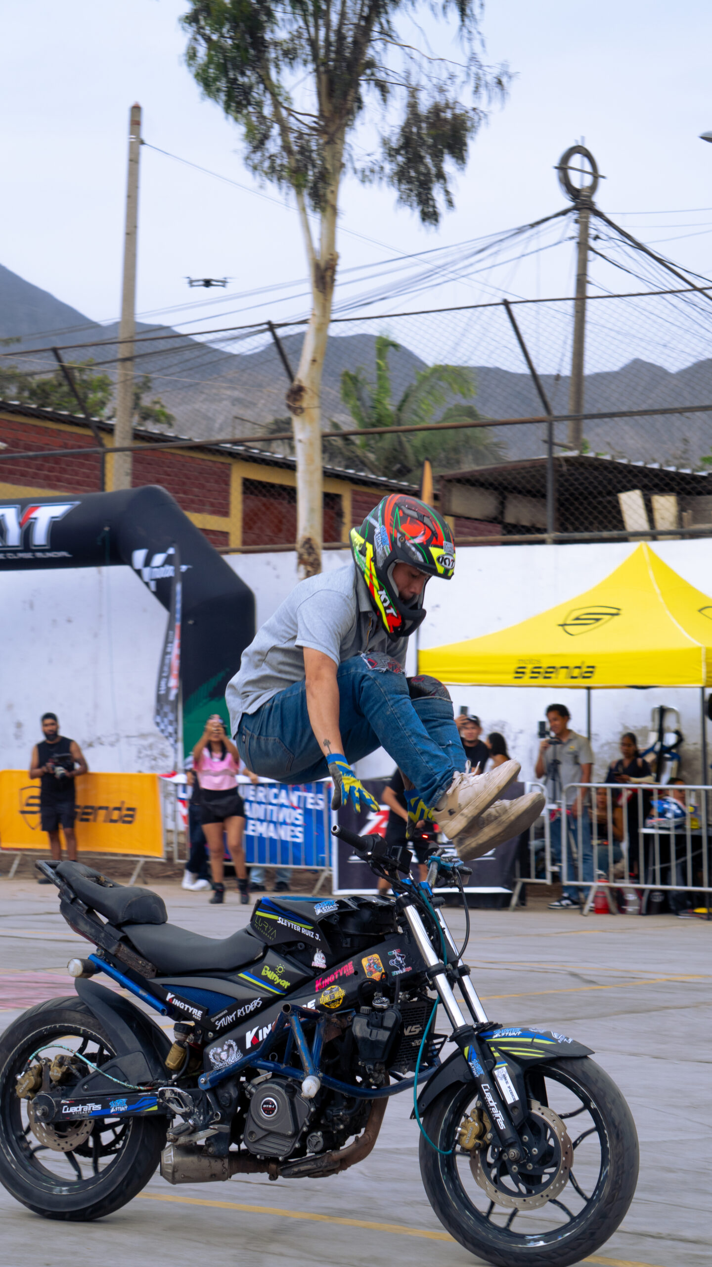 STUNT-RIDERS-24