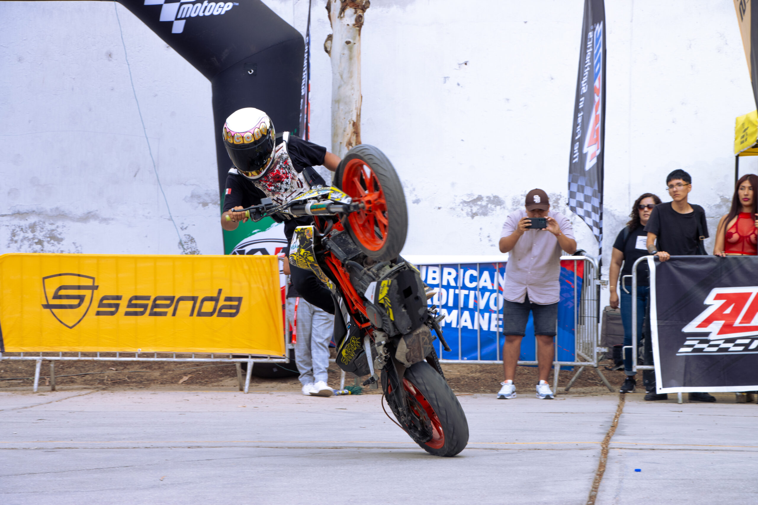 STUNT-RIDERS-59