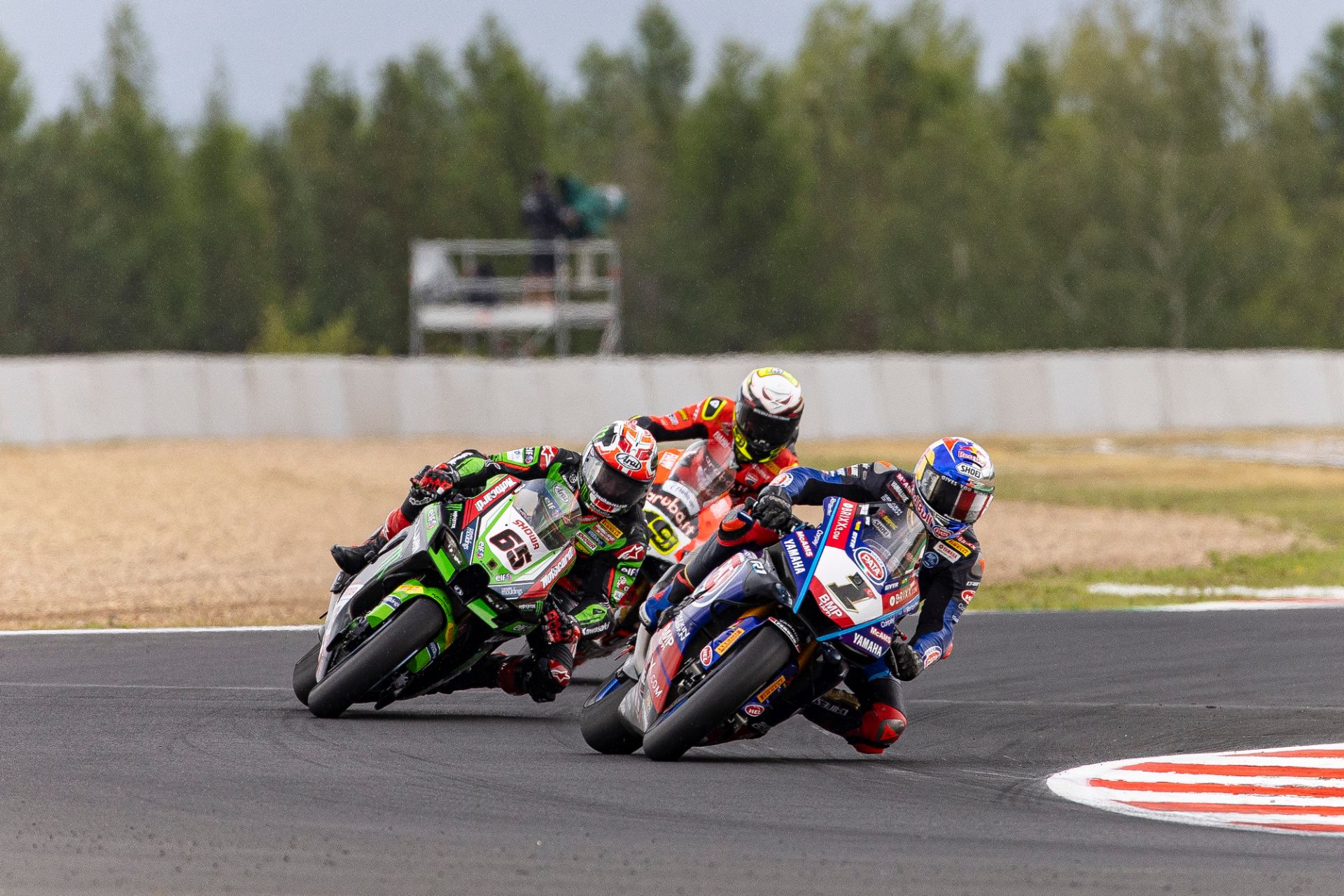 Razgatlioglu se impone a Bautista y Rea en la segunda manga de Most -  Motorbike Magazine
