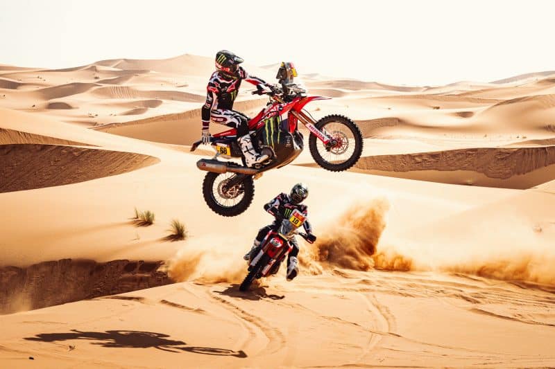 EL EQUIPO DE RALLYE DE FÁBRICA HONDA LISTO PARA EL RALLY DAKAR 2026 - Dirt Bike Magazine