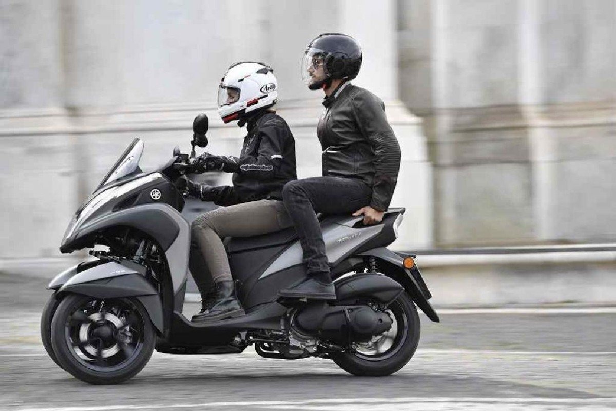 Ejecutivo presentó proyecto que prohíbe que 2 personas circulen en la misma moto lineal - Estudio Tarazona & Asociados