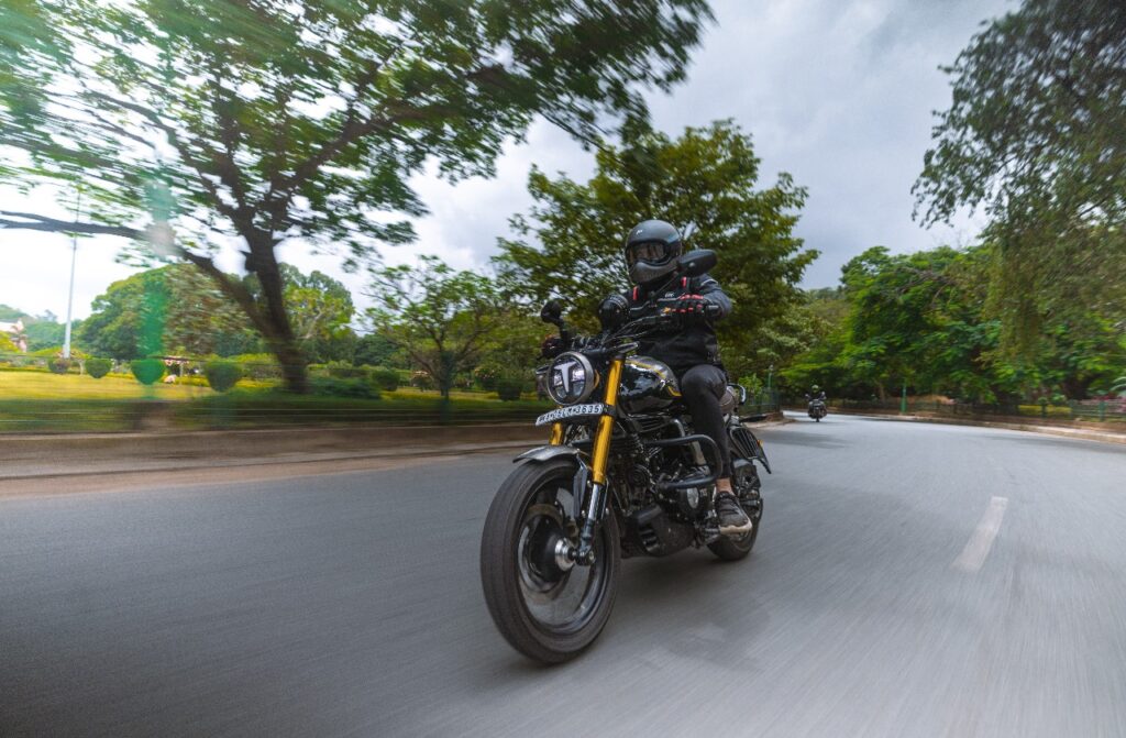 TVS Ronin de Auteco la moto para conducir tu propia historia | Mujeres al  volante