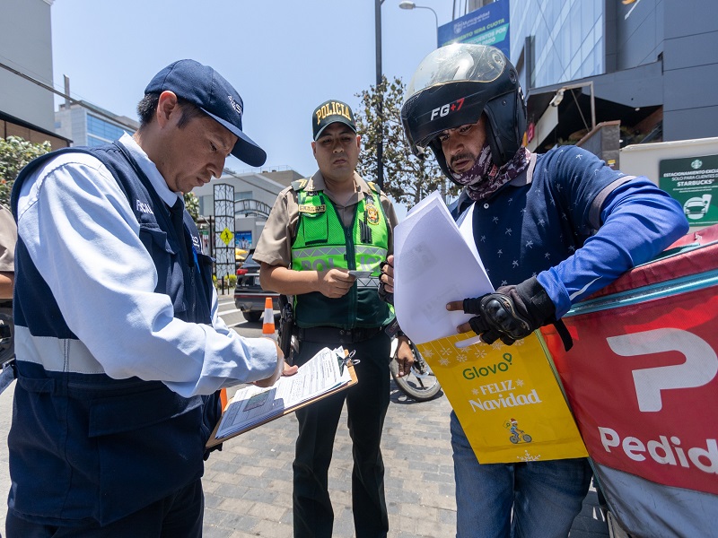 Municipalidad de Santiago de Surco impone más de 355 papeletas a conductores de motos delivery por no contar con registro para circular - Peruinforma