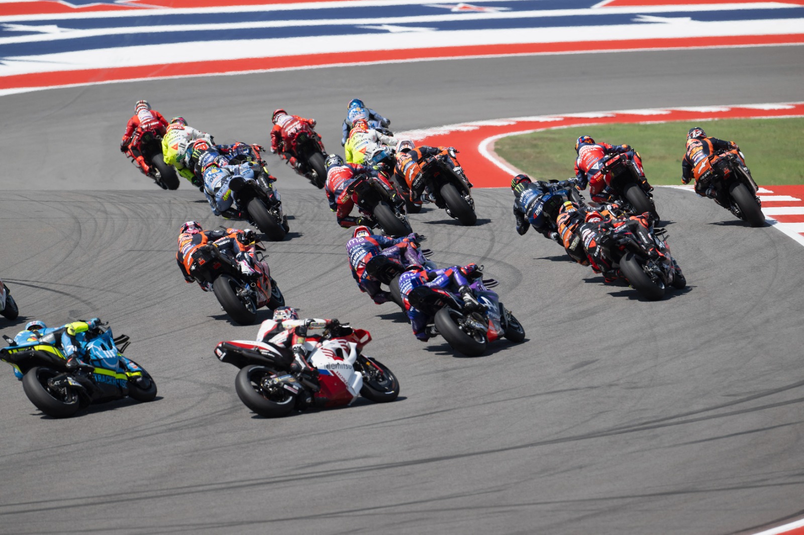 Bagnaia aprovecha caída de Marc Márquez y gana el GP de las ...