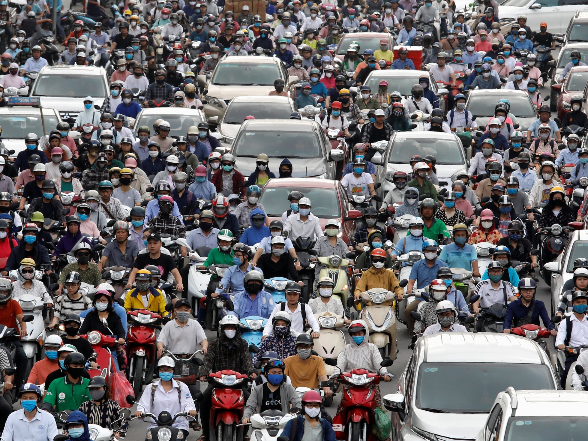 Los expertos contradicen a Almeida: las motos no son movilidad sostenible | Medio Ambiente | EL PAÍS