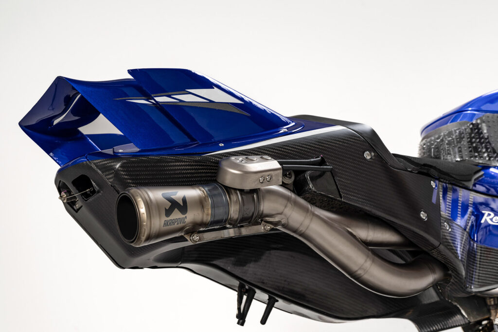 Yamaha-YZR-M1-V4-prototipo-4-1024x683