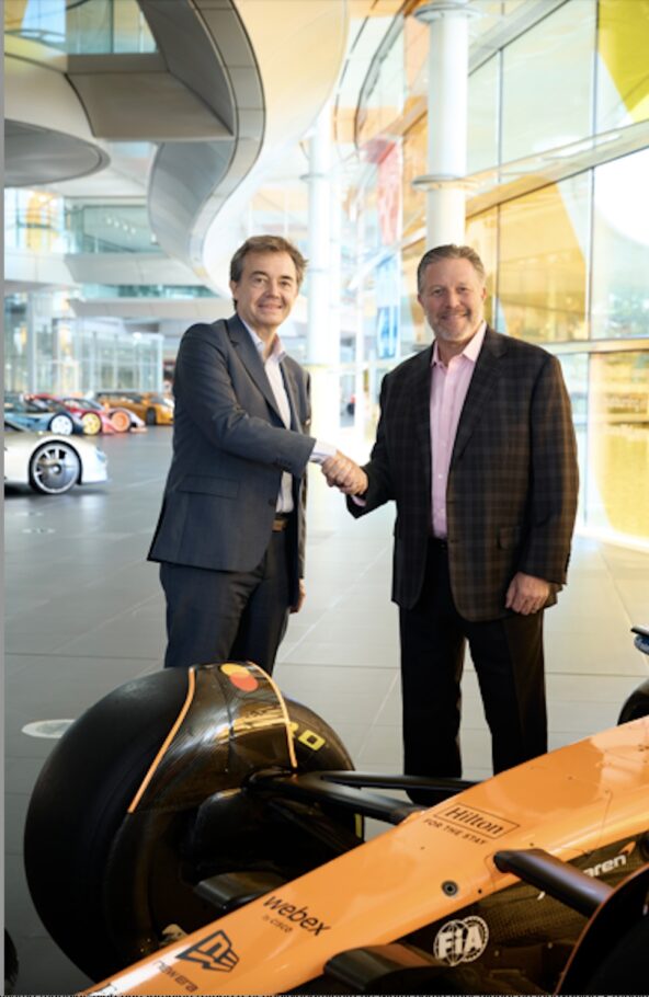 Zak-Brown-CEO-de-Mc-Laren-Racing-Formula-1-y-Olivier-Montage-CEO-Motul-Group-592x910