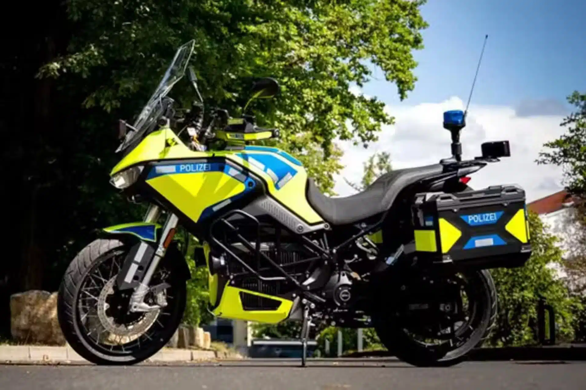 Zero-DSR-policia-1-jpg