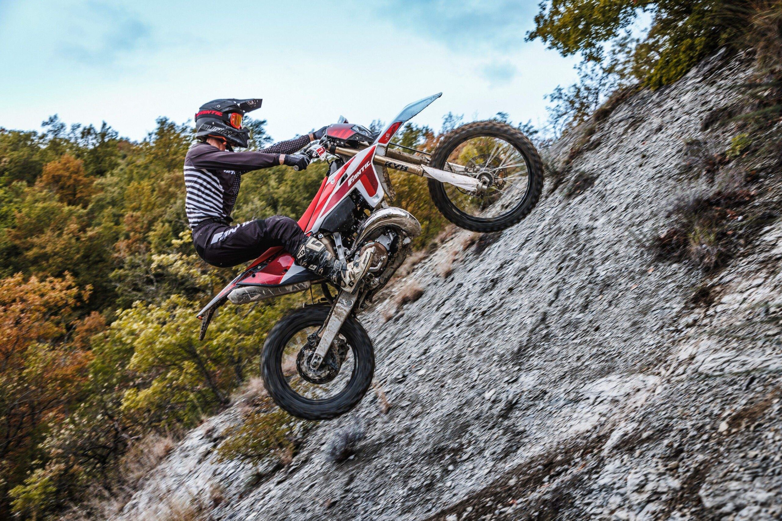 Nueva Fantic XE 300. La novedosa enduro italiana con moto...