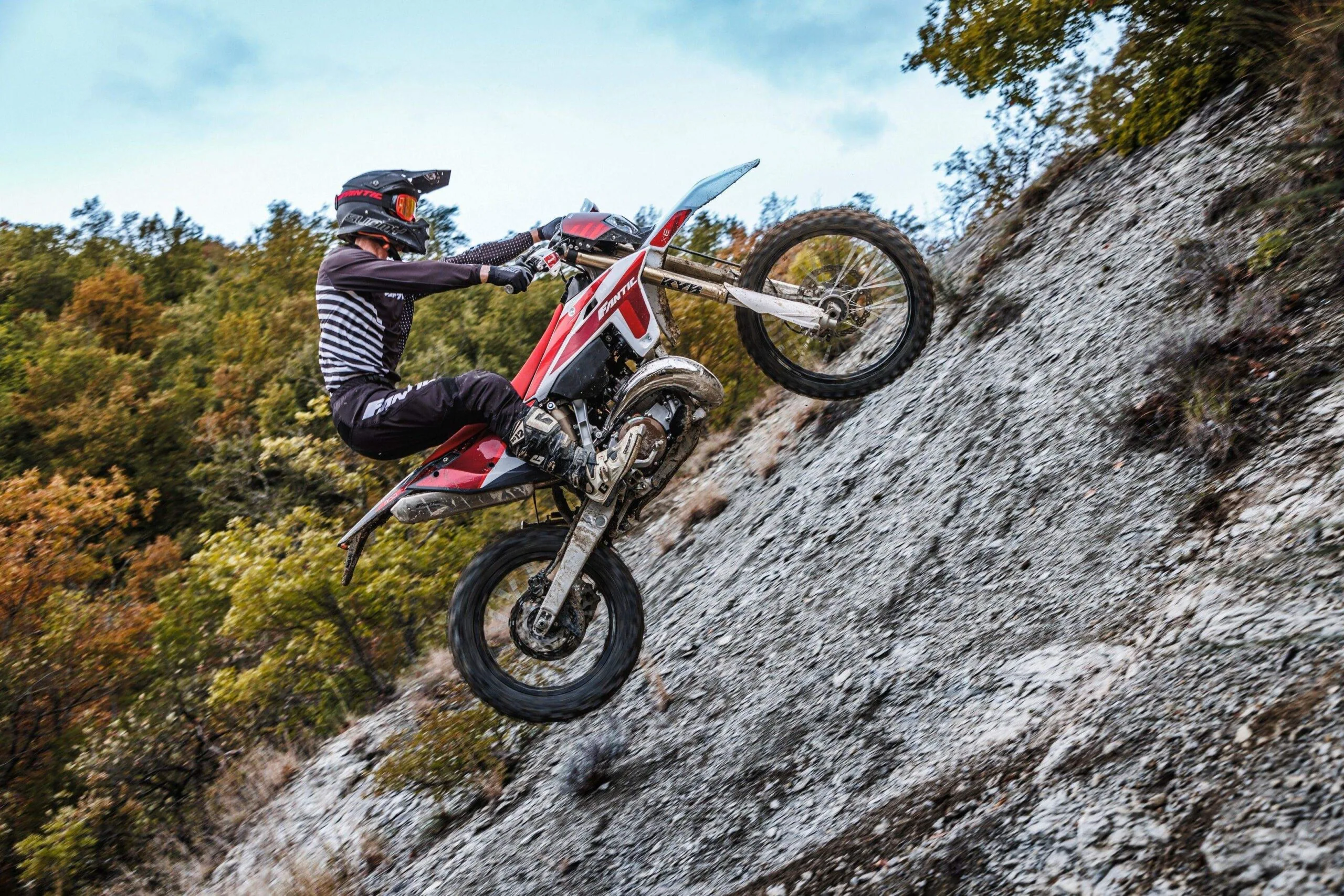 Nueva Fantic XE 300. La novedosa enduro italiana con moto...