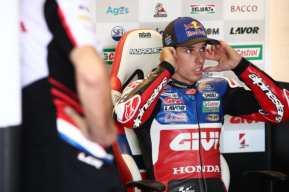 Alex Márquez se retira por problemas técnicos; Honda se queda sin sumar