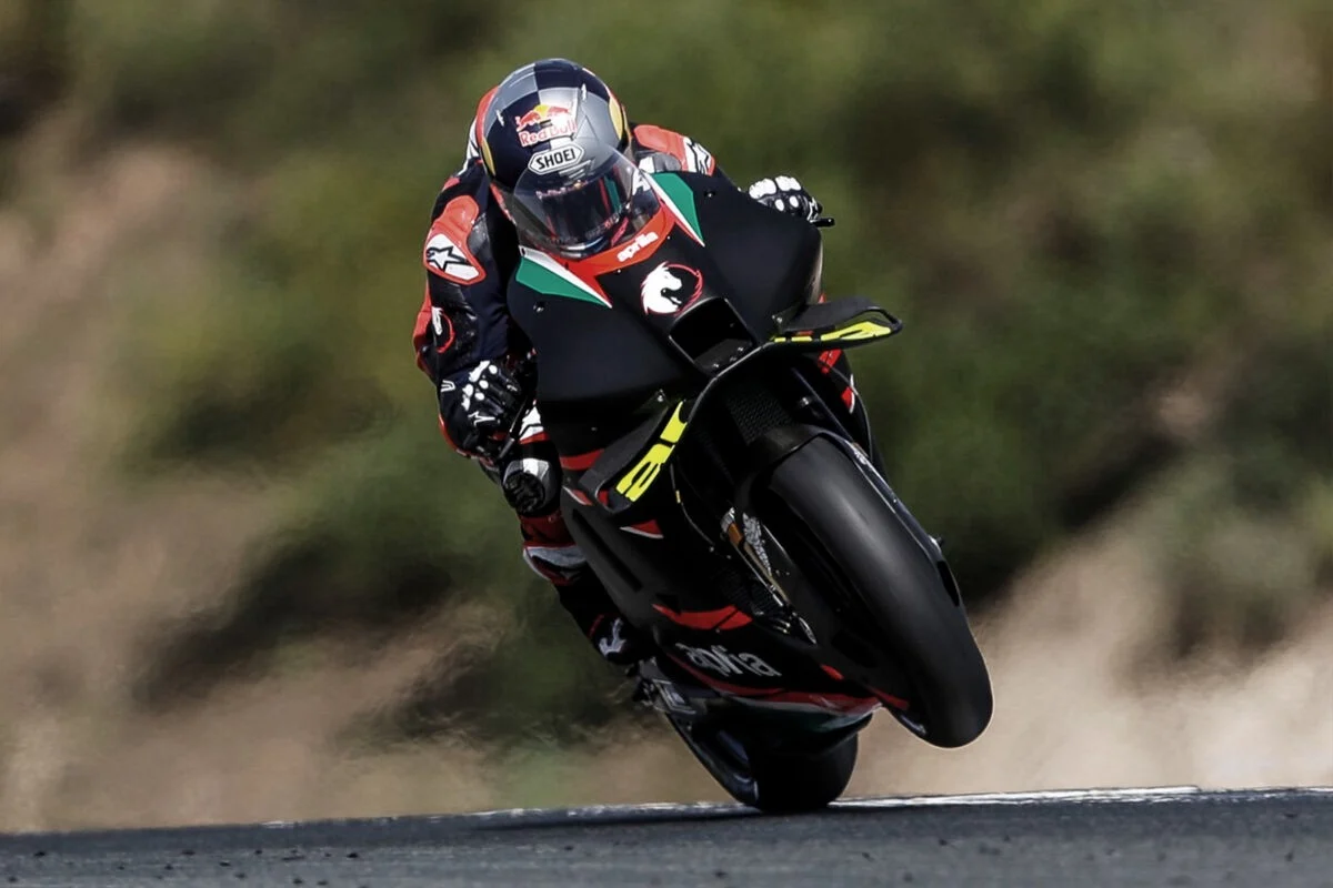 andrea-dovizioso-aprilia-test-2021-4-1200x800-1-1618420761753