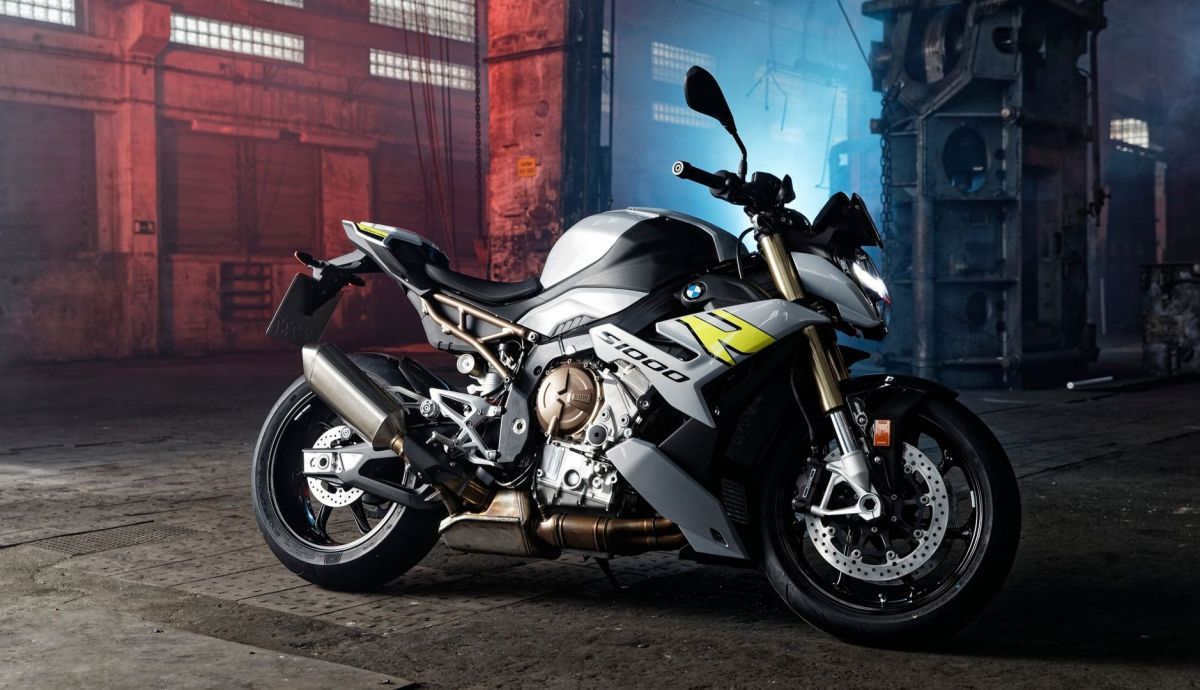 bmw-s1000r-2021-28-7-1200x690