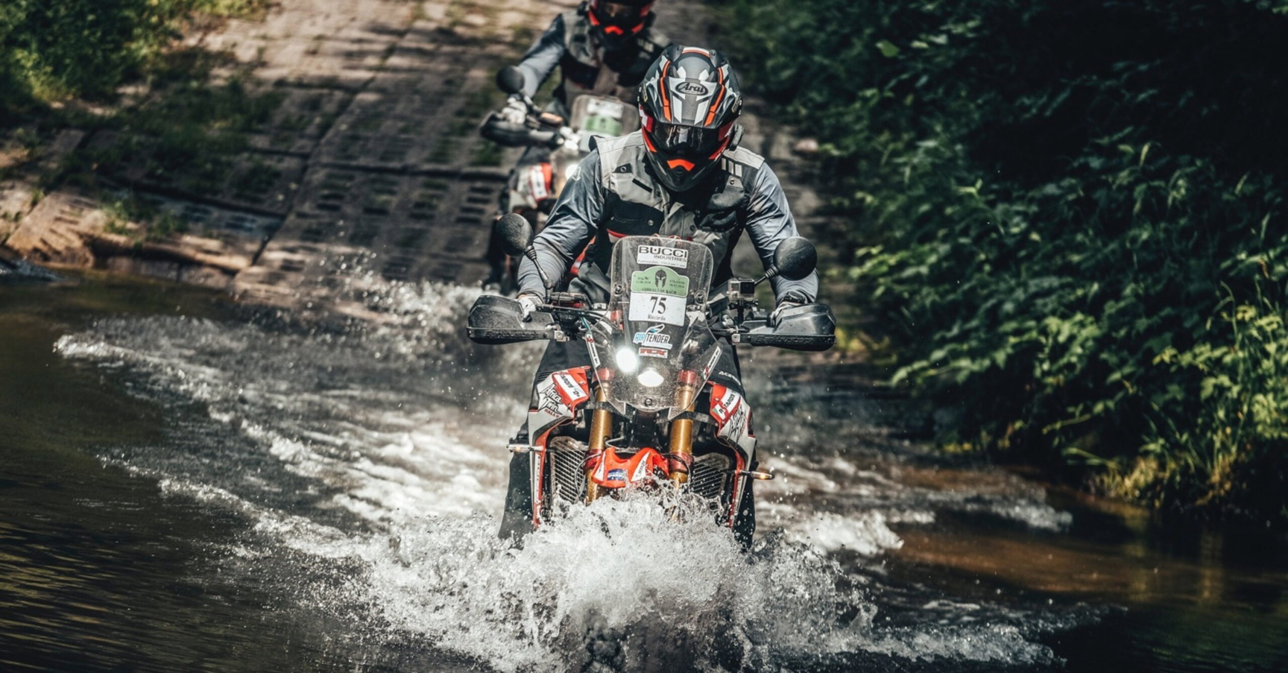 Gibraltar Race 2019: abbiamo corso 2 tappe! Il nostro racconto - Sport - Moto.it