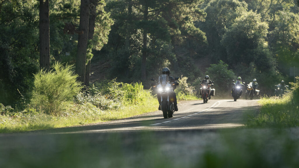 Viajas en moto por Año Nuevo 2024? ¡Accesorios moteros y tips!