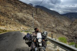 Cómo batir un récord Guinness de distancia en moto sin tener que salir de tu país