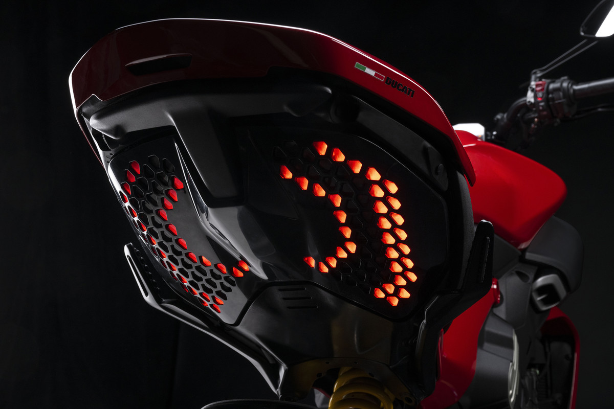 Nueva Ducati Diavel V4 2023: 168 CV y 13 kg menos