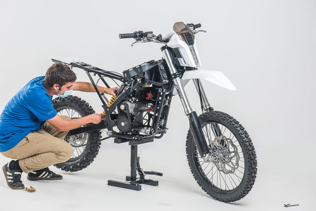elisava-motocicleta-dayna-10-1200x801