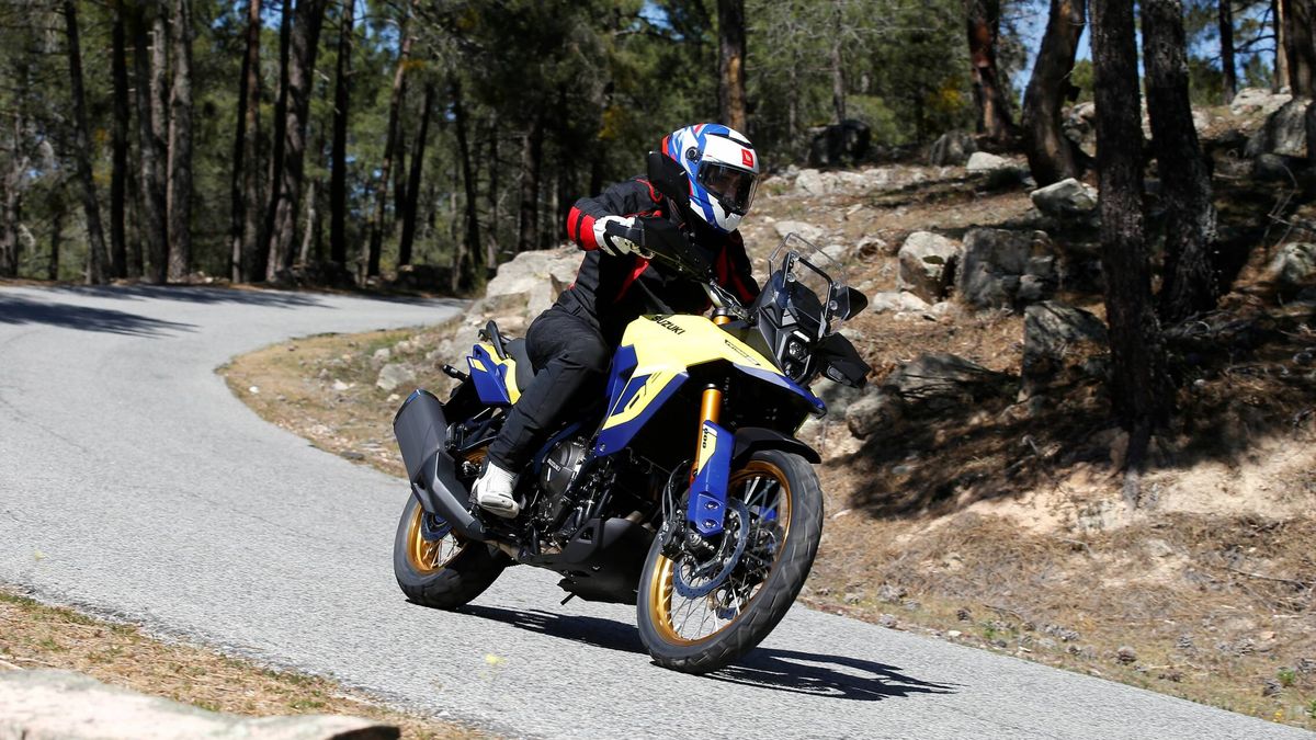 Nos subimos a la Suzuki V-Strom 800 DE, la 'trail' más campera del mercado