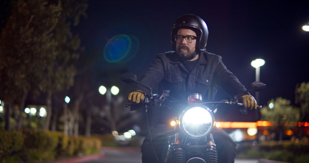 Gafas o lentillas, ¿con cuál es más recomendable conducir?