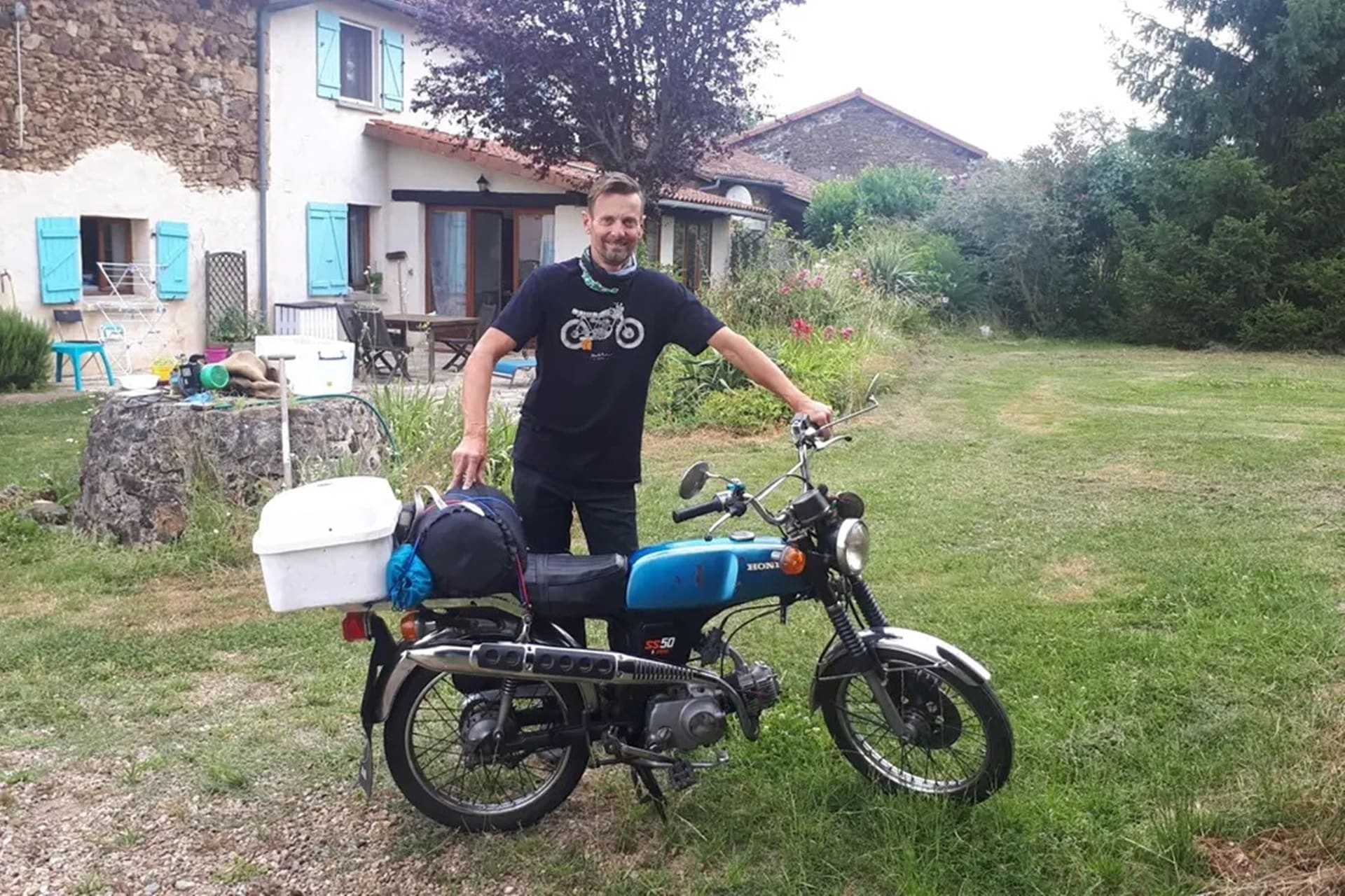 De Reino Unido a Estambul en una Honda SS50: Un "Road Trip" no apto para  impacientes