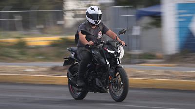 Motociclistas certifican sus cascos con sellos piratas para evitar pagar las multas - El Occidental | Noticias Locales, Policiacas, sobre México, Guadalajara y el Mundo