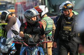 Multas por viajar dos en moto: PNP señala en qué casos habría excepciones | Noticias | Agencia Peruana de Noticias Andina