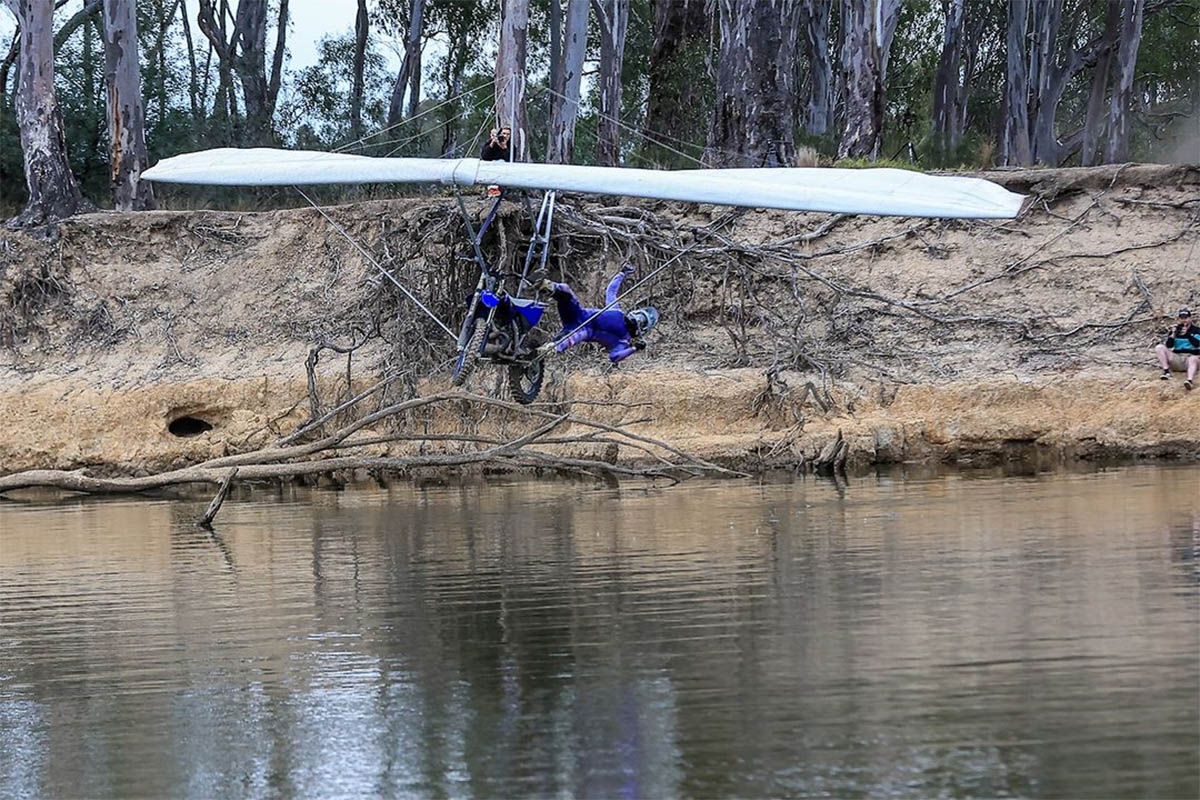 Al final caer al agua es mejor que estrellarse contra el suelo