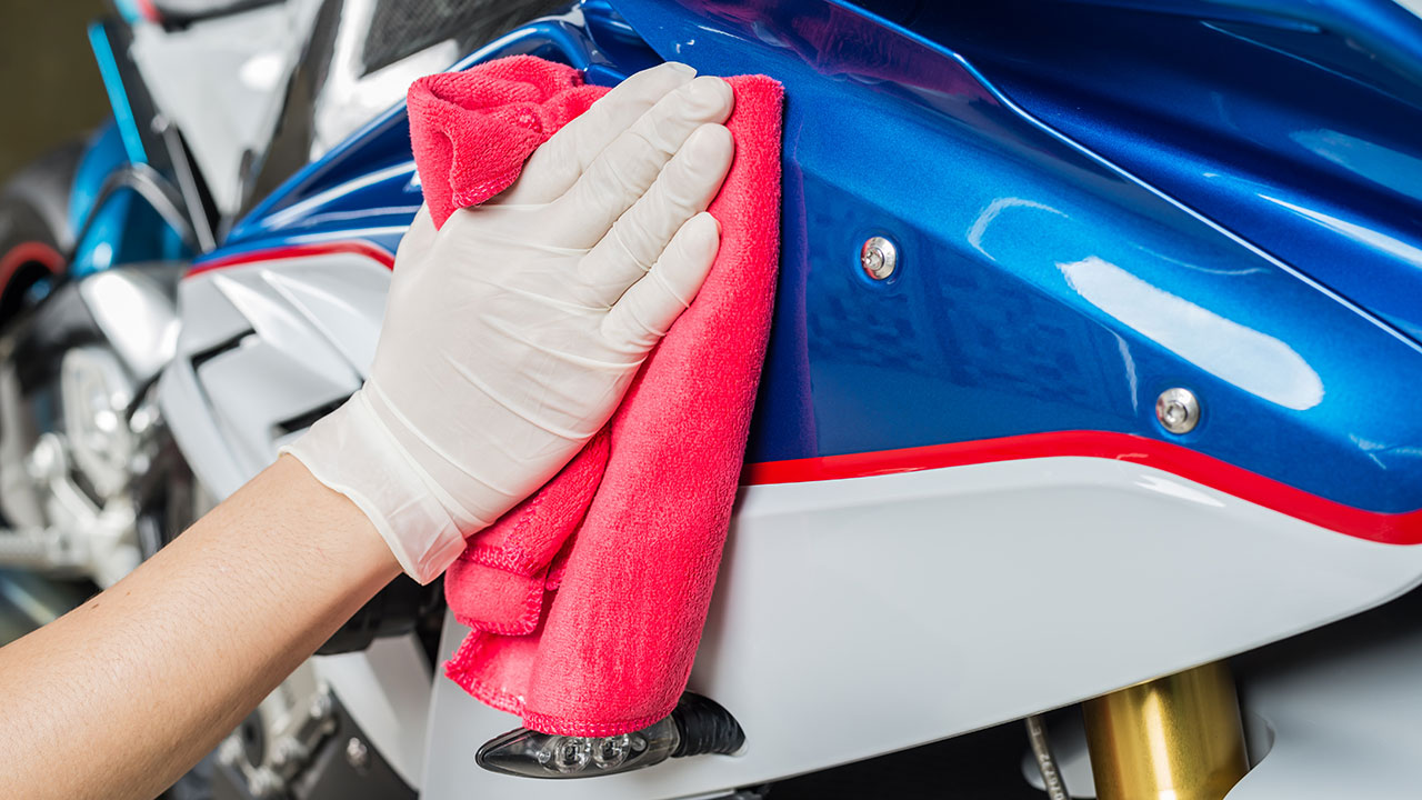 Cómo limpiar una moto: paso a paso | Boxrepsol
