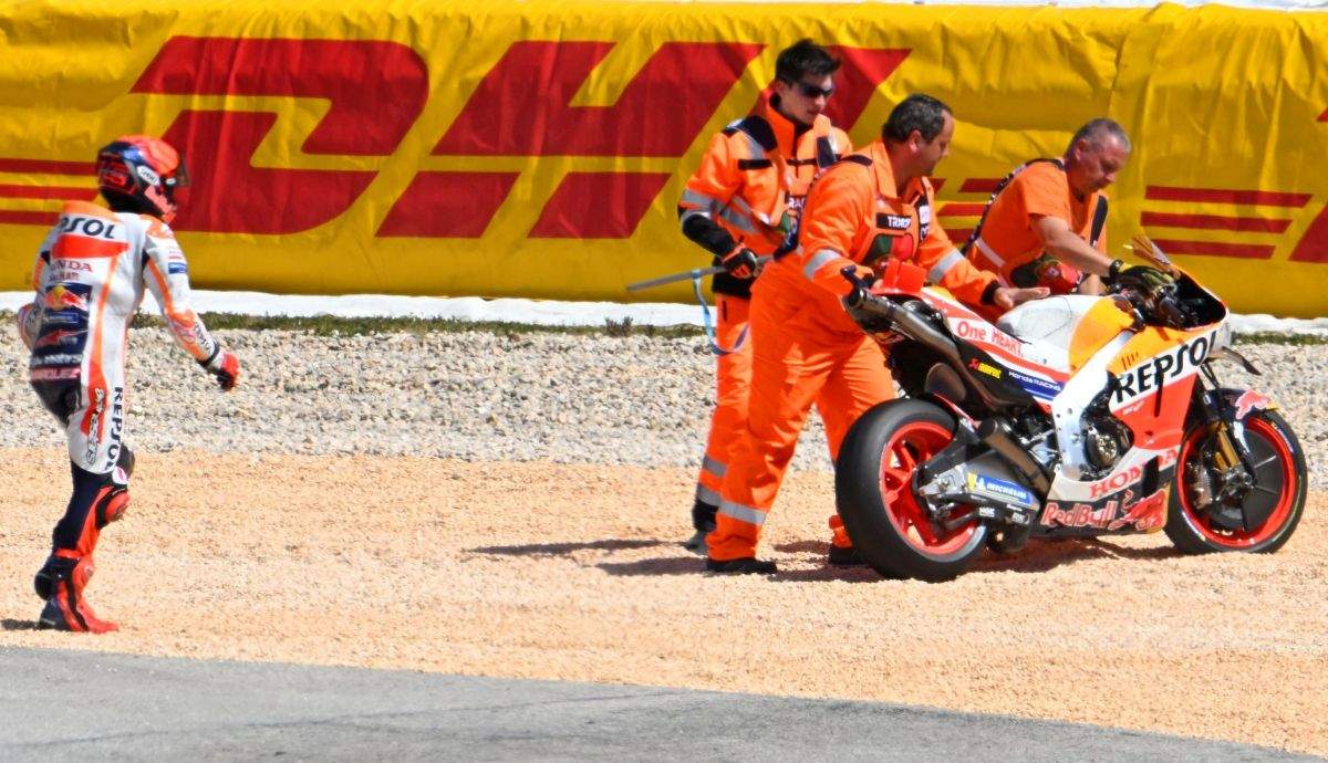 Marc Márquez tras su caída en Portimao