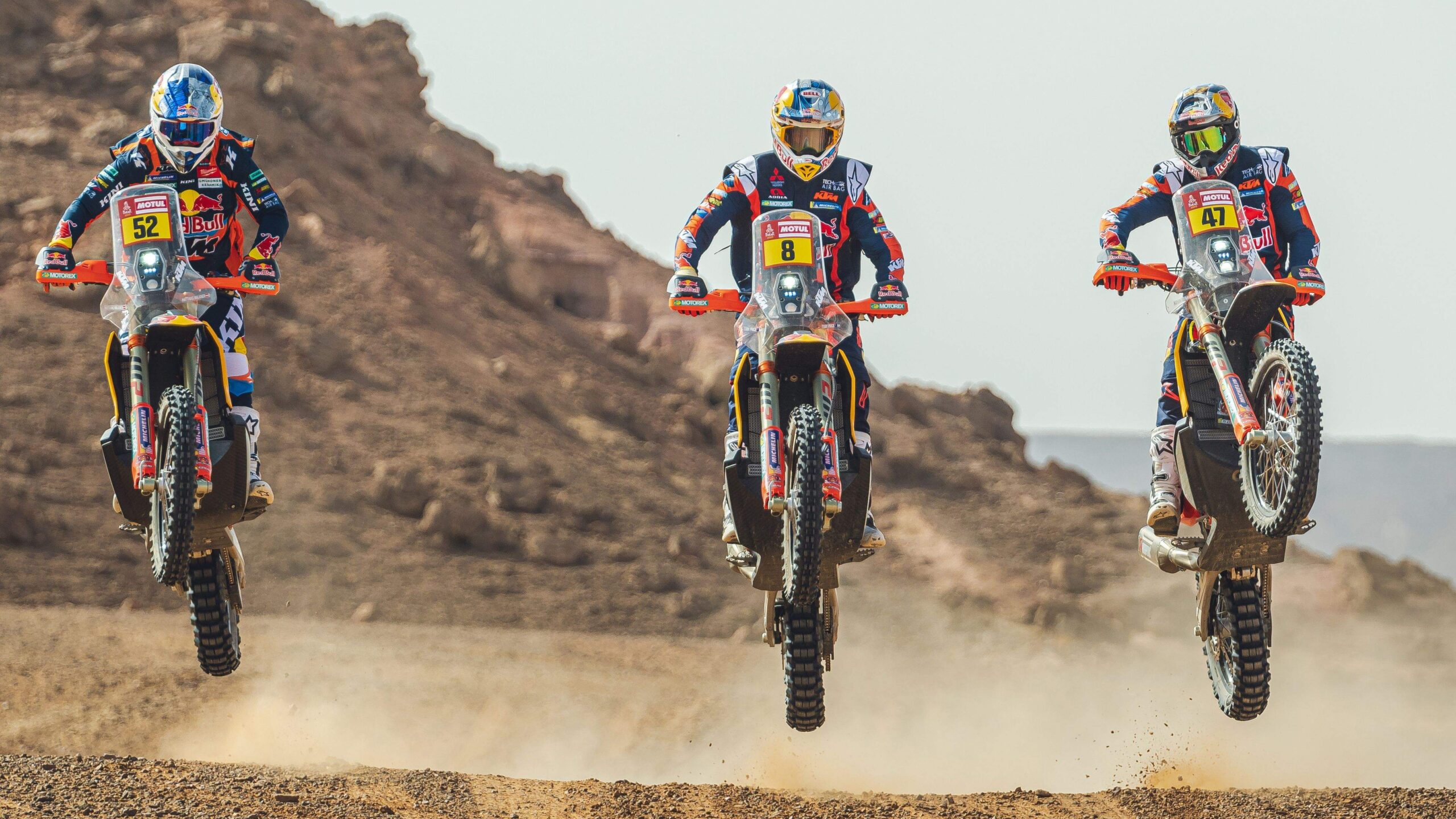 Matthias Walkner, Toby Price y Kevin Benavides con las KTM 450 Rally para el Dakar 2023