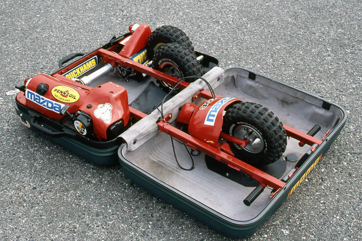 ¿Una minimoto de tres ruedas que cabe en una maleta? Mazda la creó ¡hace más de 30 años!