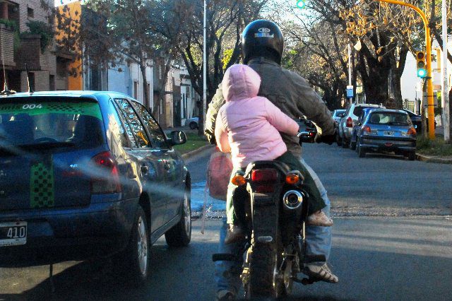 LLevar niños en moto, una decisión delicada | Motodinamia