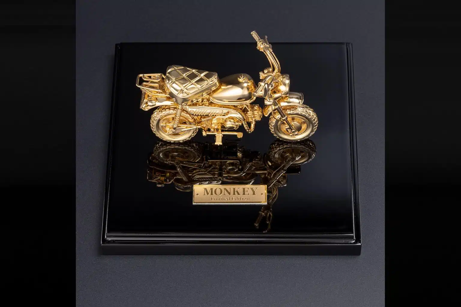monkey-oro-03-1536x1024-jpg