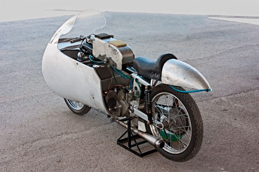 moto-clasica-carenado-900x600