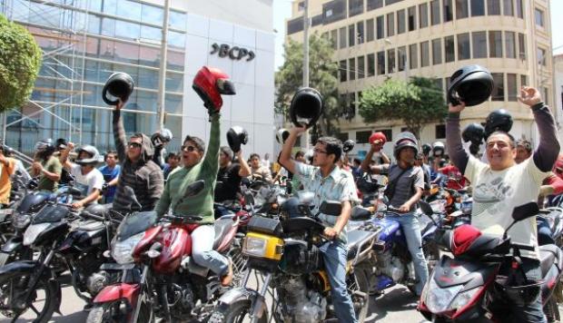 Motos lineales en Piura: 20 años de un servicio que no se ha podido erradicar - Infomercado - Noticias