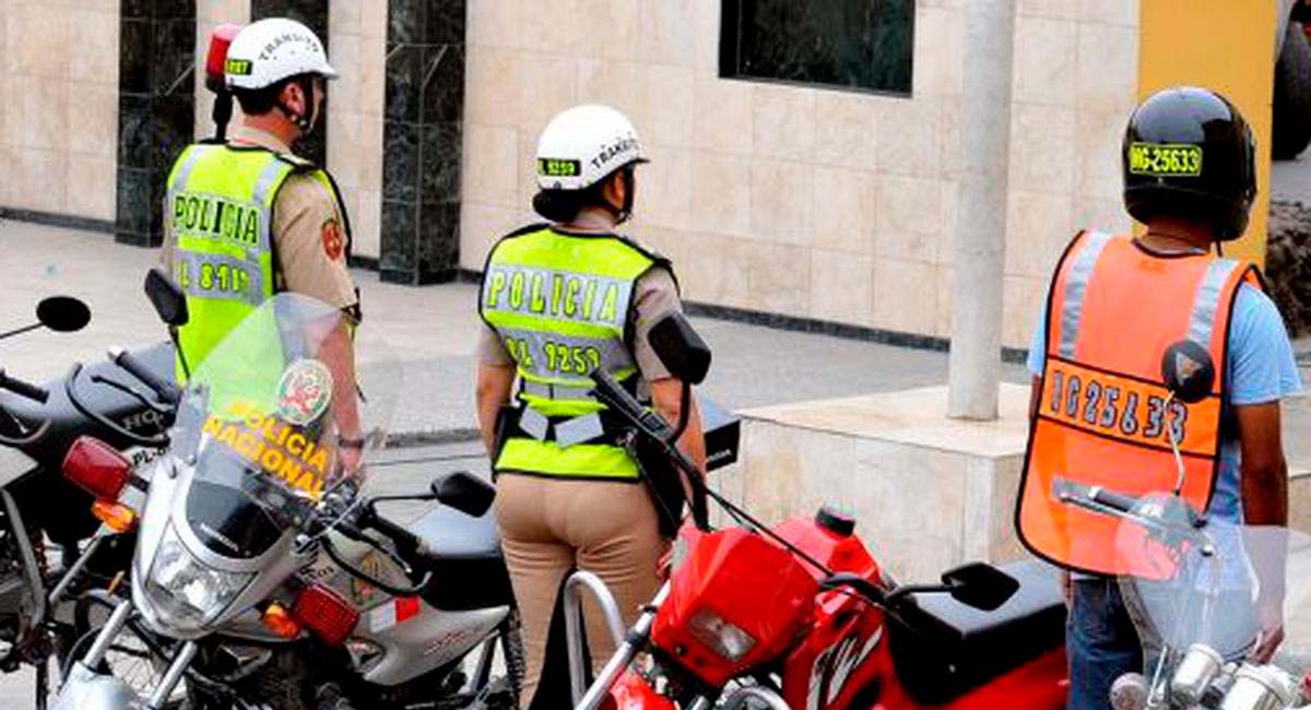 Nitro.pe - AAP rechaza propuesta que obligaría a motociclistas y acompañantes a llevar chalecos con número de placa impreso