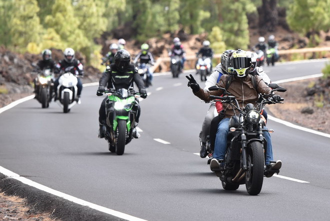 Entiendes el lenguaje gestual de los moteros en la carretera? -  Canariasenmoto.com