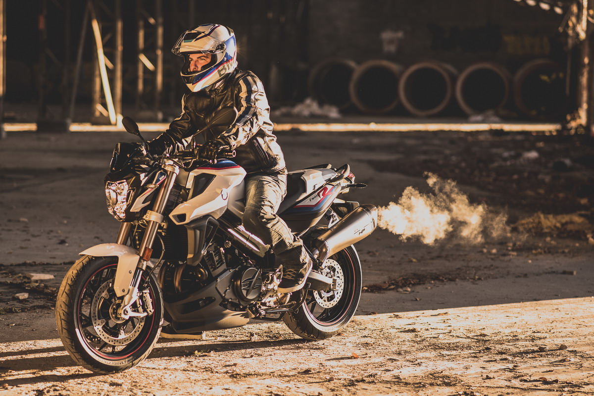 El color del humo delata los problemas mecánicos de tu moto -  Canariasenmoto.com