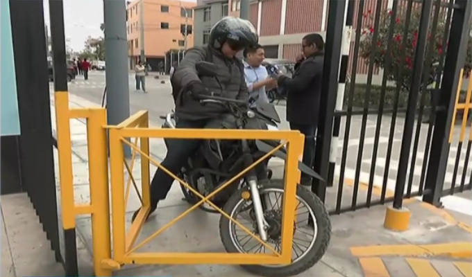 Bellavista: instalan tranqueras peatonales para...