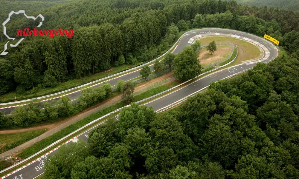 Sueñas con rodar en Nürburgring? Te contamos todos los detalles para organizar tu viaje al "Infierno Verde" • MomentoGP