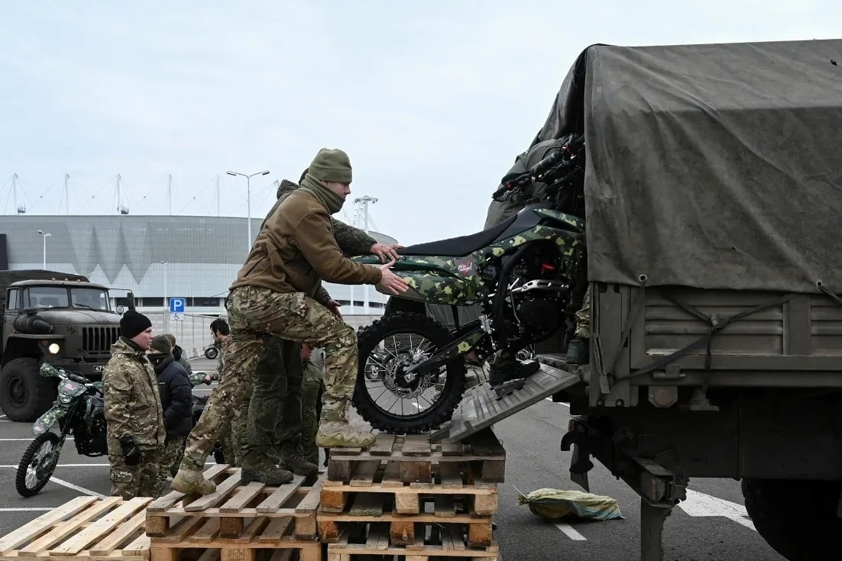 El ejército ruso opta por usar motos Offroad en algunos de sus asaltos