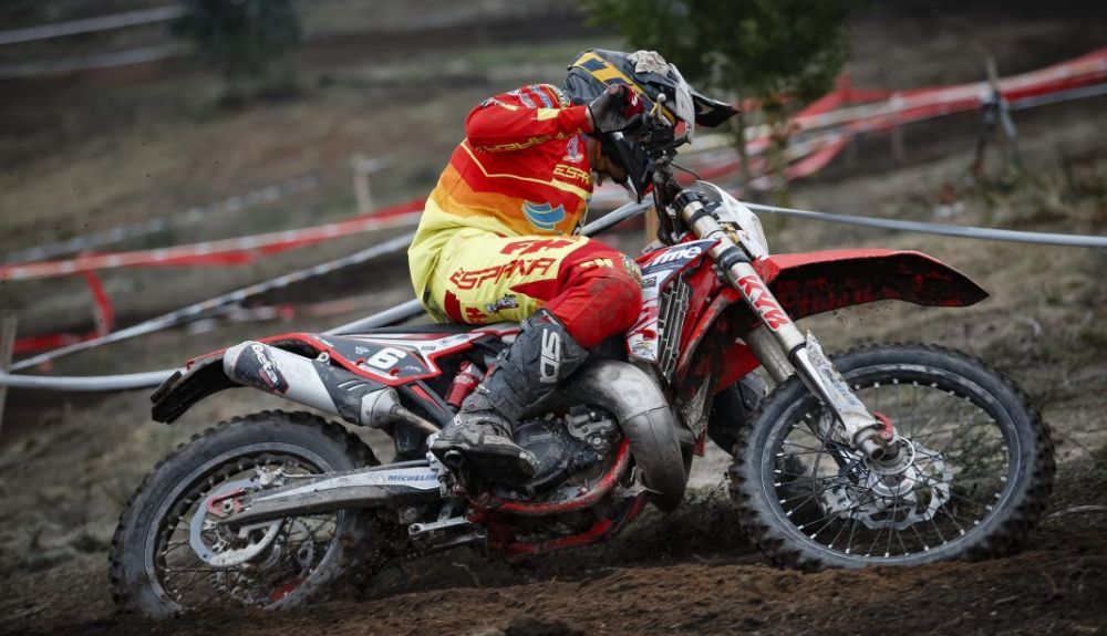 pau-tomas-201114-endurogp-portugal-1572-1068x712-1-1000x575