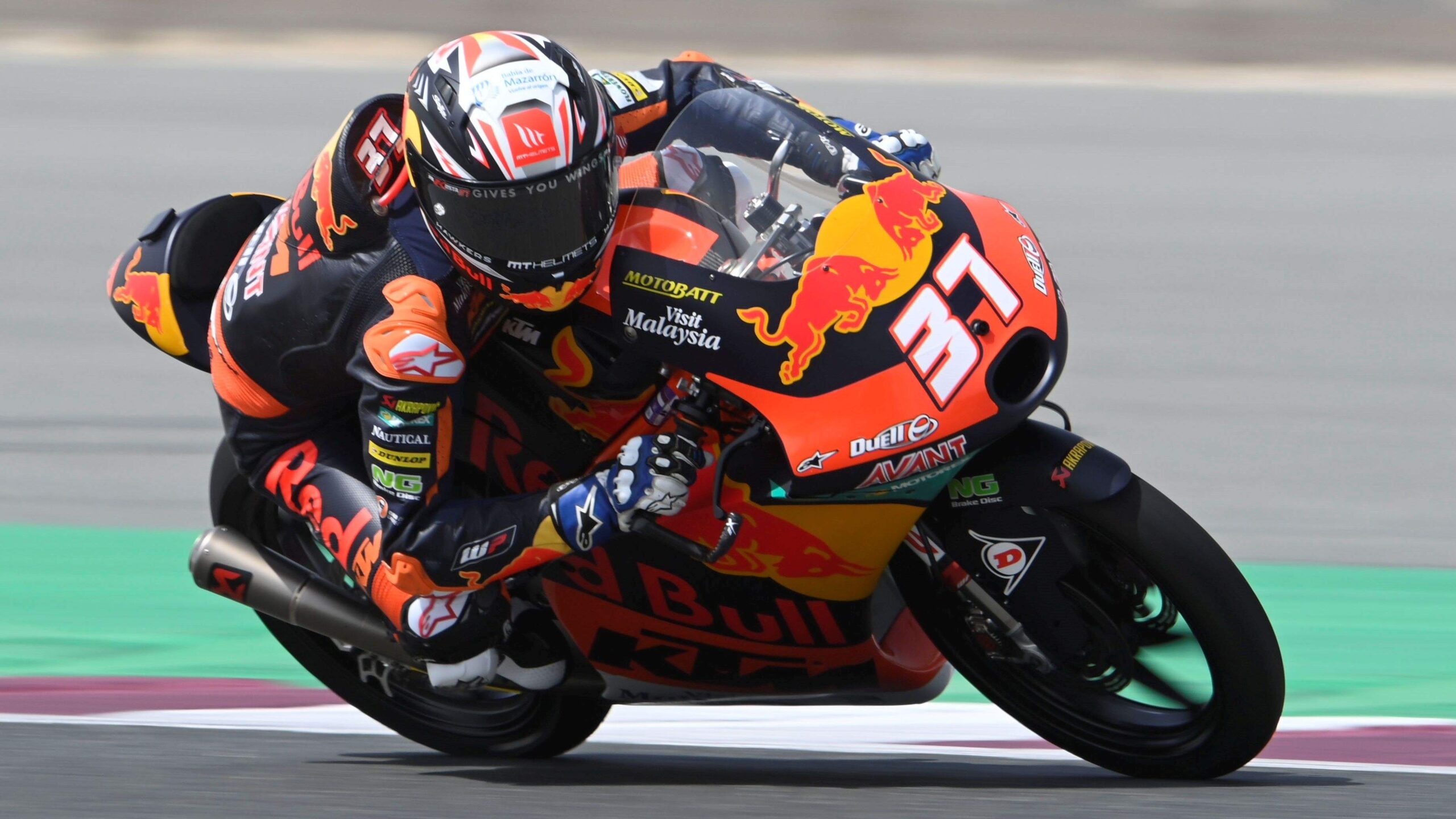 Pedro Acosta logró sus primeros triunfos con 17 años, algo casi imposible de repetir con las nuevas edades mínimas en MotoGP